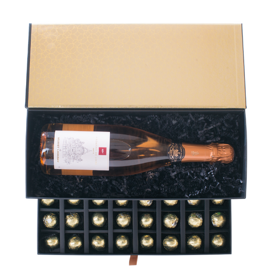 Geschenkbox mit Käfer Crémant Rosé und Pralinen